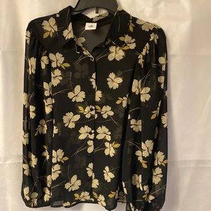 Cabi long sleeve floral blouse 100% polyester size S